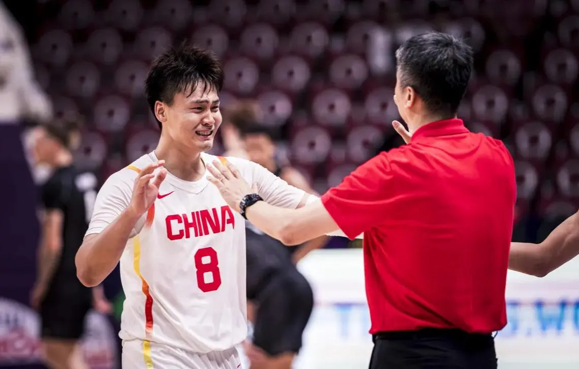 CCTV5直播！中国男篮VS澳大利亚争冠之战，赵睿渴望创造奇迹