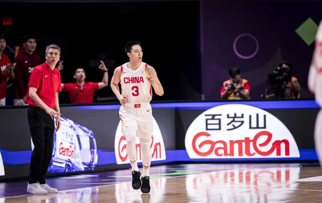 8投5中拿到13分！球迷：没有自怨自艾，只有拿球说话