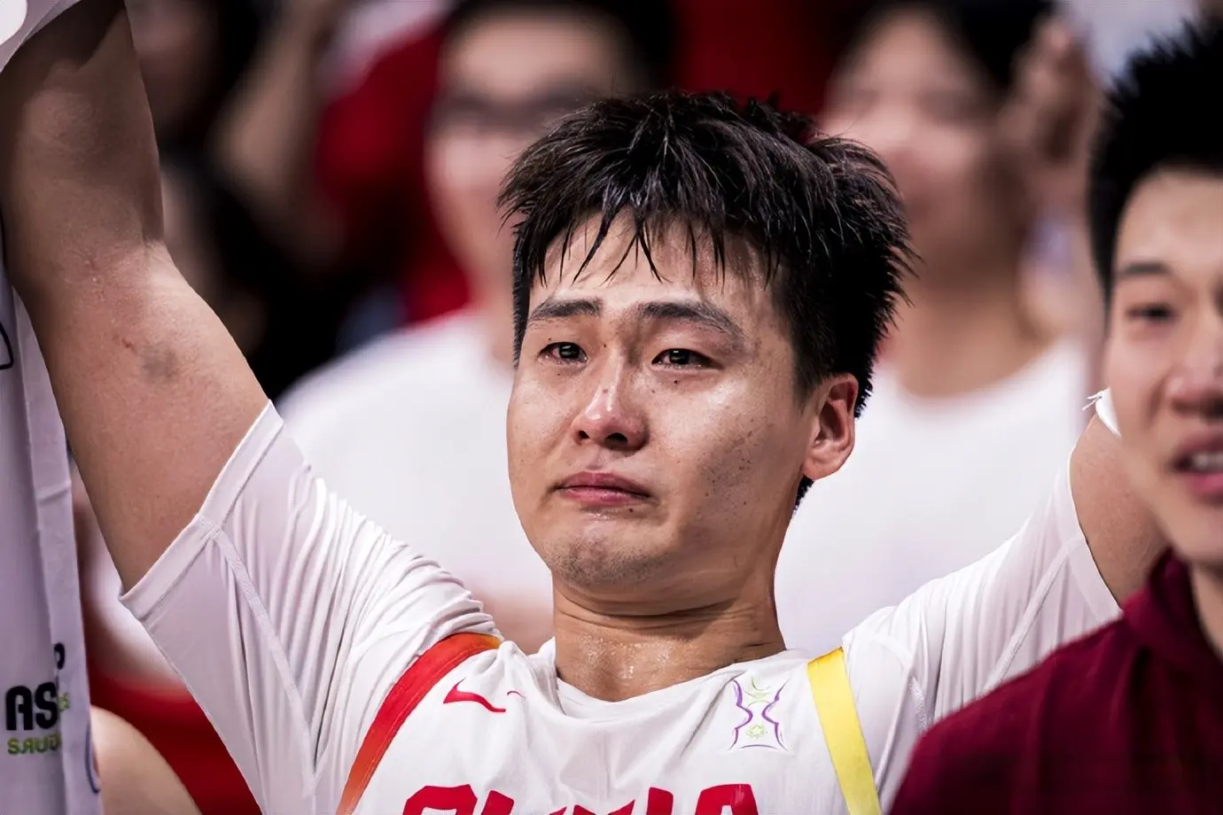 亚洲杯疯狂一夜！决赛对阵出炉，中国男篮冲17冠，赵睿泪洒赛场