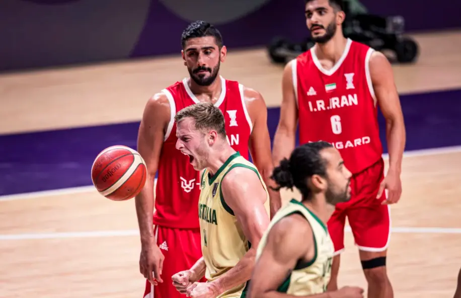 男篮亚洲杯第一惨案！伊朗44分惨败被淘汰：澳洲晋级决赛PK中国队