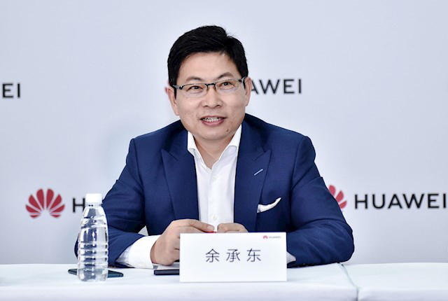 余承东回应鸿蒙是安卓套壳说法:未来全中国甚至全世界终端都能跑鸿蒙 三分天下必有其一