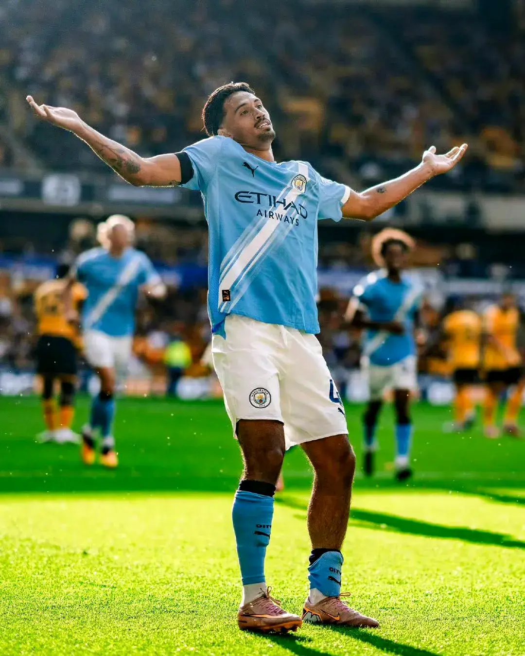 4-0！3-0！足坛疯狂一夜：曼城登顶英超，巴萨告捷，拜仁再添一冠
