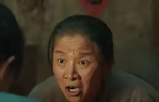 《生万物》演技修罗！枸幂哭戏垫底？倪大红靠“眼技”杀疯全网！
