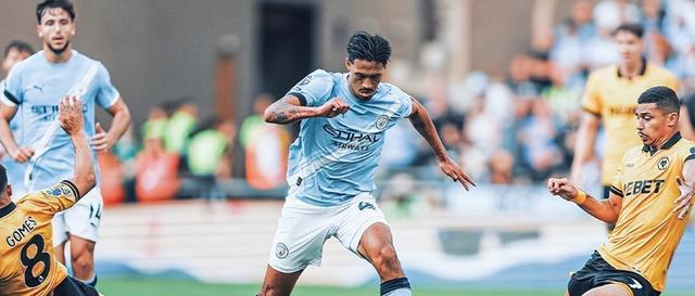 曼城4-0大胜登顶！5500万新援独造3球，哈兰德纪录之夜轰2球！