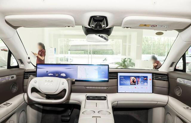 配103度宁德时代电池，还有超级四驱+4轮转向，这车顶配才27.99万