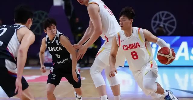 看看赵睿是怎么打球的！1分钟内主导8-0，成男篮获胜关键点