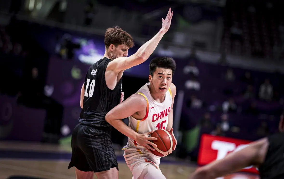 一场CBA没打却混成国家队首发！又一超级锋线崛起，郭士强赌对了