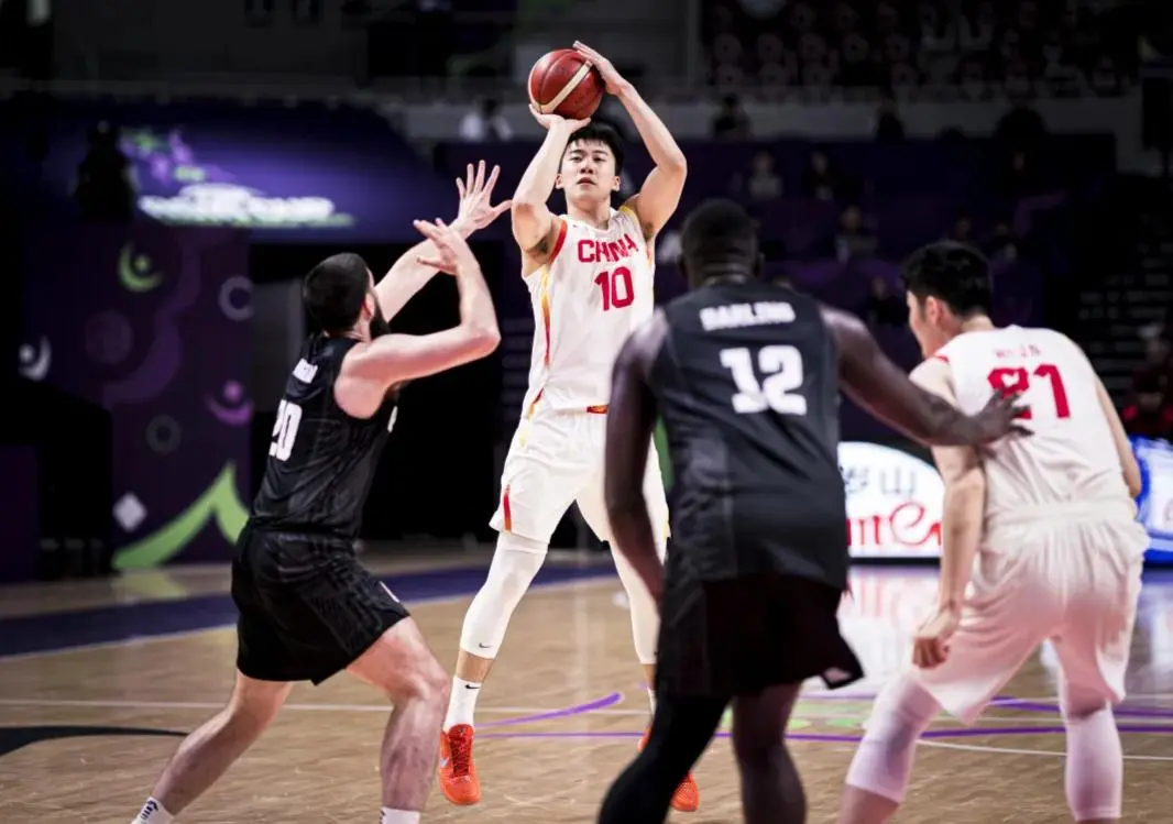 一场CBA没打却混成国家队首发！又一超级锋线崛起，郭士强赌对了