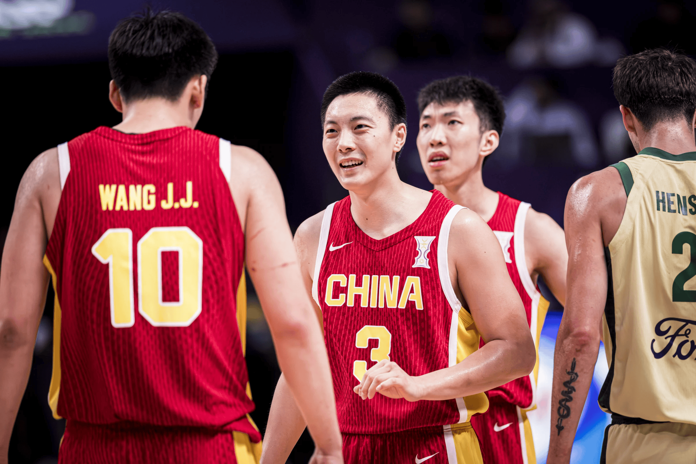 说唱歌手派克特：不管怎么样，今天这支中国队牛逼