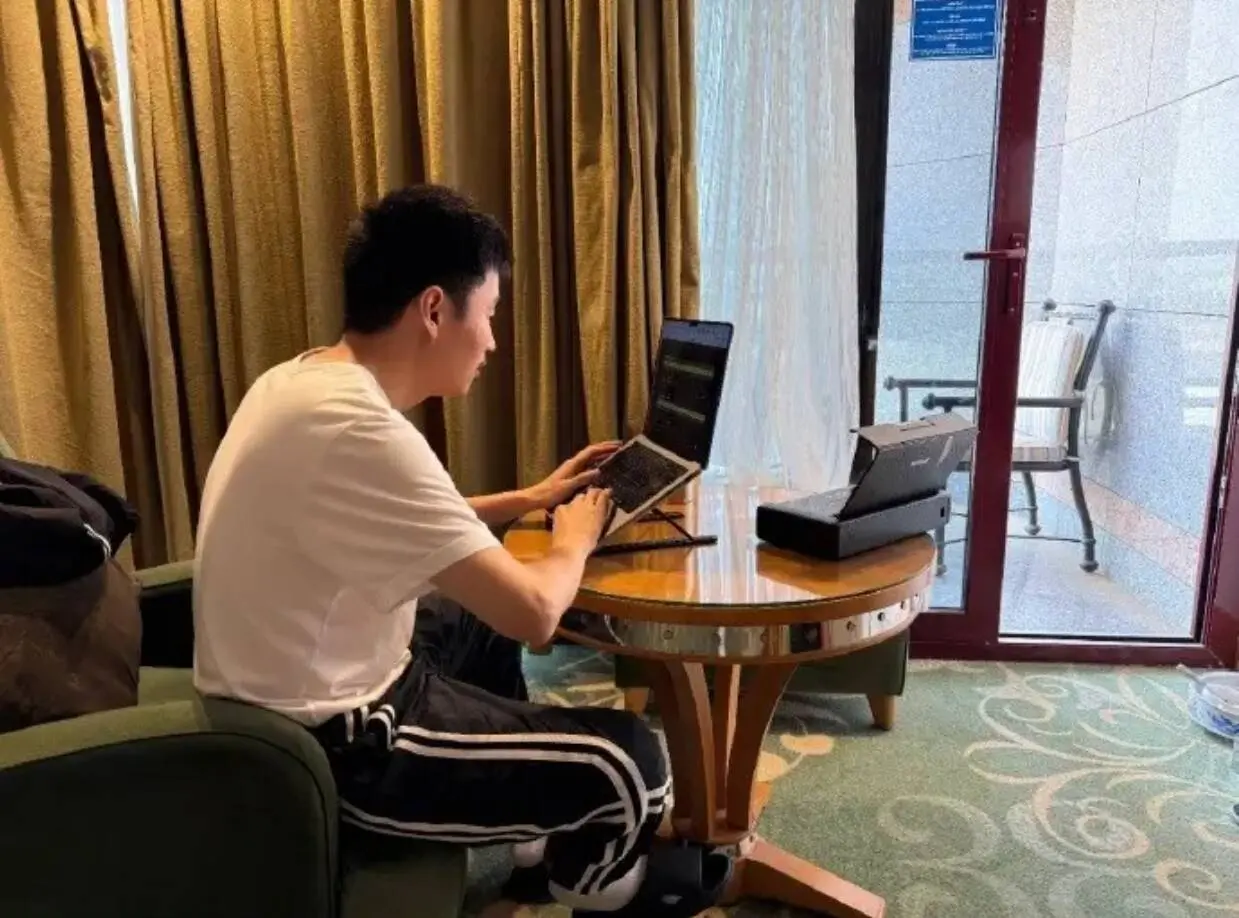 中国男篮获得亚军！请记住他们，整整17天没有迈出酒店大门