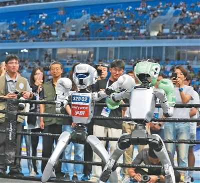 全球首个人形机器人运动会精彩瞬间（新时代画卷）