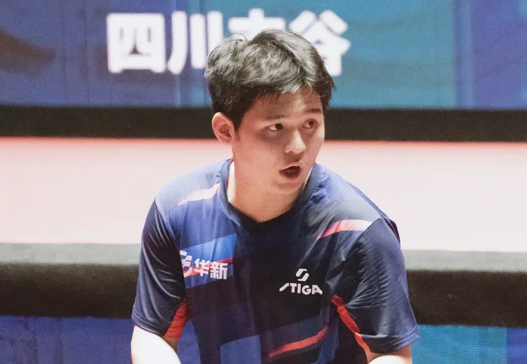 林诗栋横扫对手，林高远和向鹏止步首轮，王曼昱等女选手全胜晋级