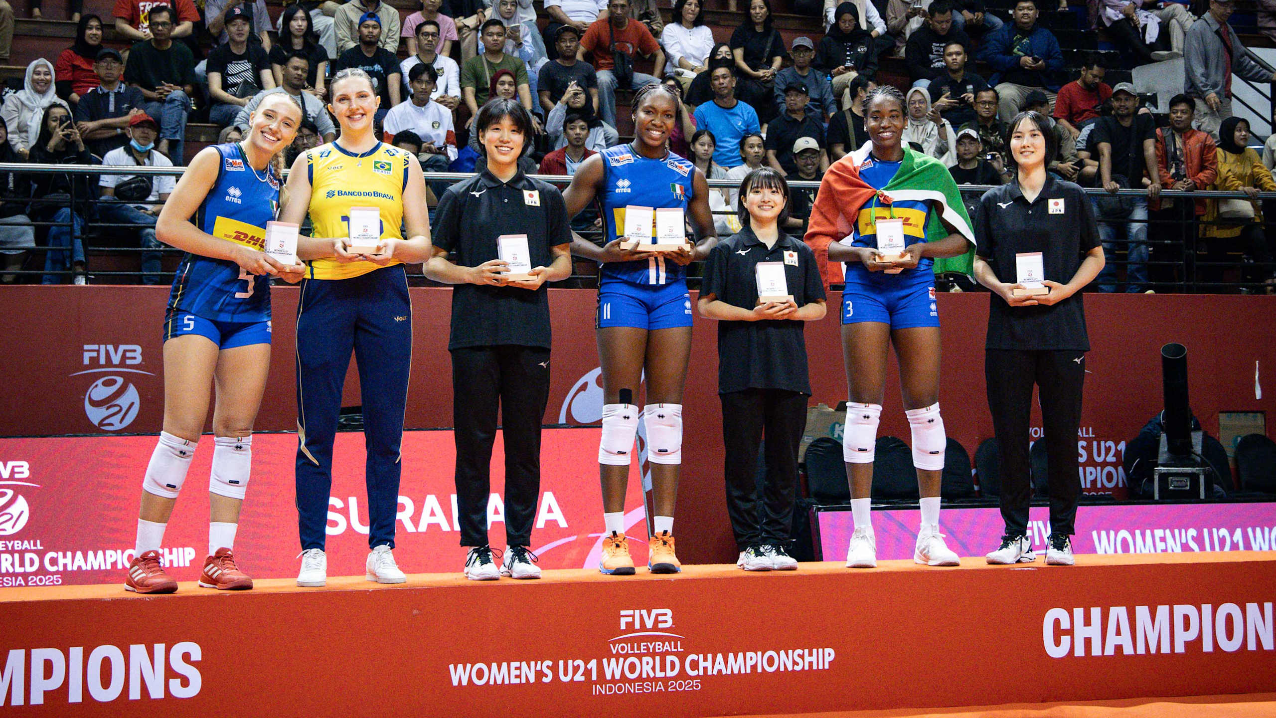 意大利女排夺冠 日本女排第二 中国女排第五 最佳阵容揭晓