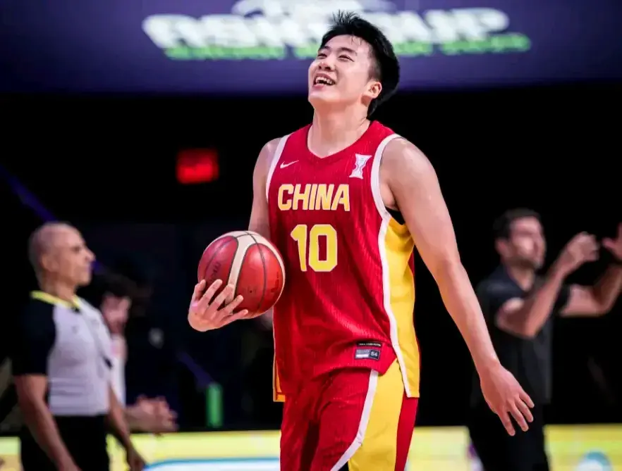 流下不甘的泪水！20岁王俊杰入选最佳阵容 将回美国参加夏训