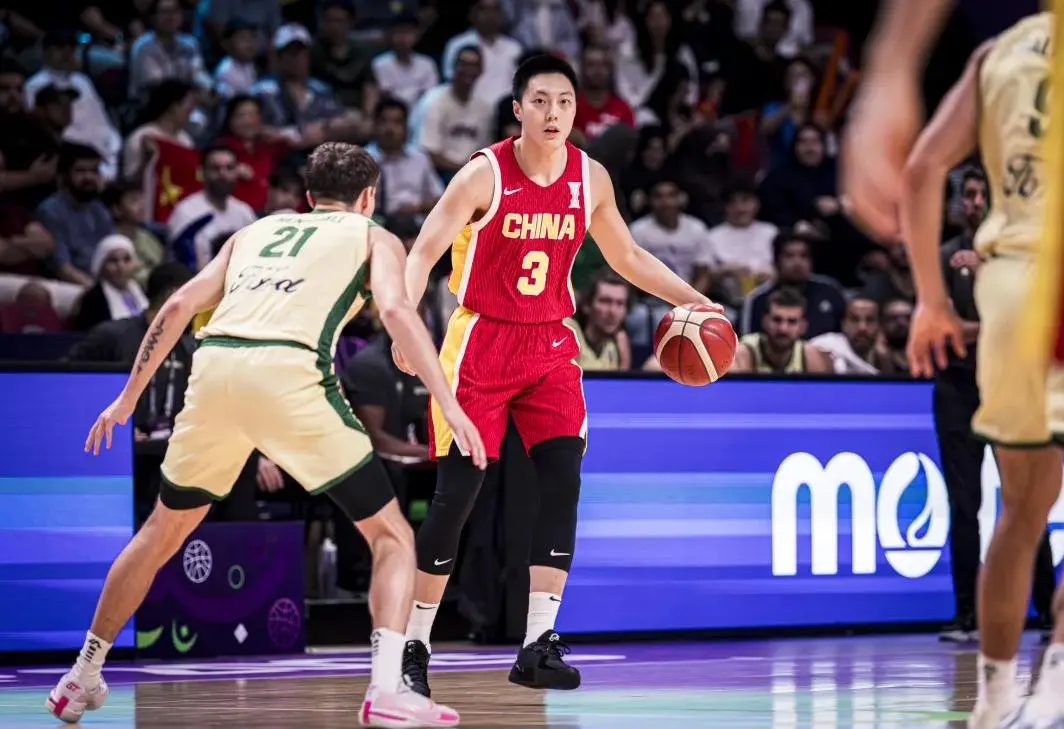 对不起，胡明轩！从7中0被骂毒瘤到10中7成头号功臣，郭士强赌对了