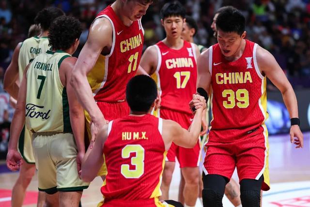 打出血性，未来可期！中国男篮，值了！