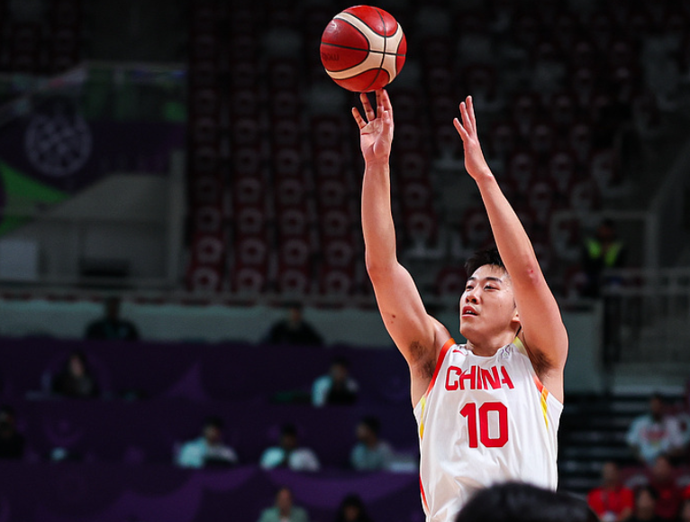 79-71 拿下韩国！中国男篮等了十年，终于再进亚洲杯四强