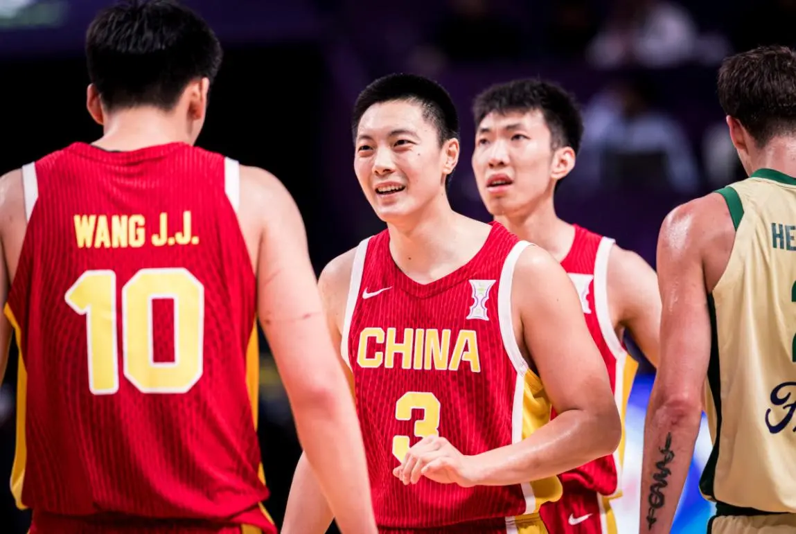 澳大利亚主帅盛赞中国2新星！未来的核心主力，不是胡金秋胡明轩