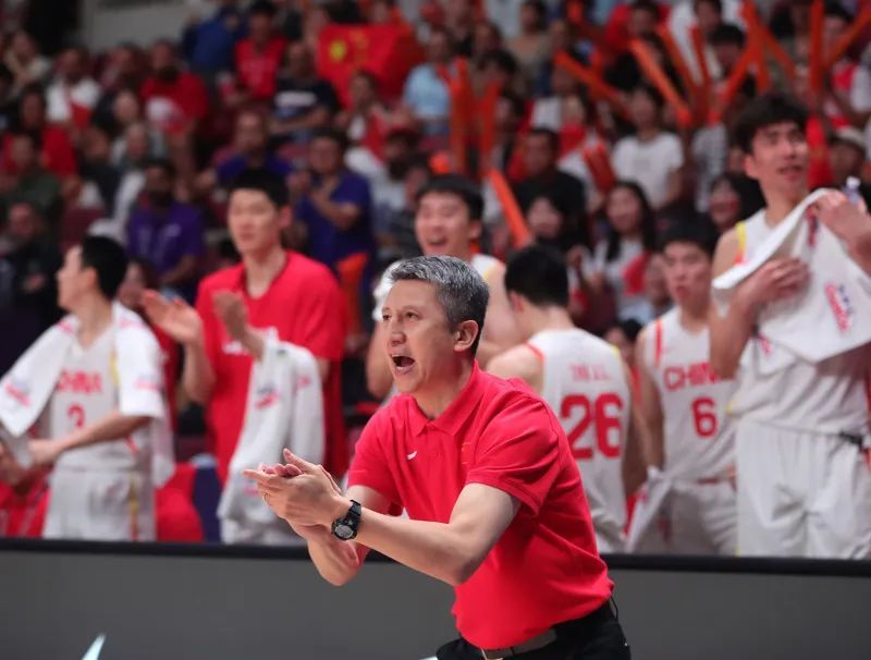 燃到最后！“三无”青年军亚洲杯摘银，中国男篮一分惜败澳大利亚