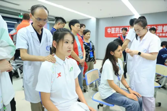 成都世运会：中医专家以推拿膏方打造“可体验的文化名片”