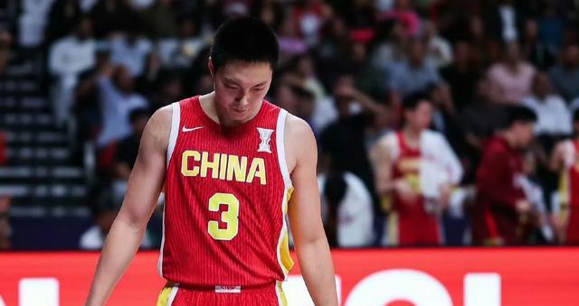 中国男篮憾失冠军，拼足4节打服世界第5，胡明轩投失绝杀不丢人