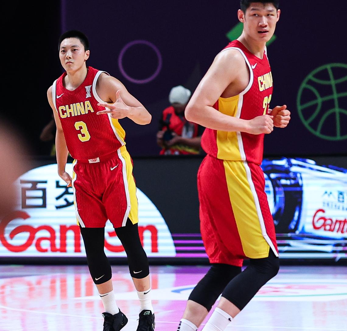 20+10！胡金秋燃尽自己无愧男篮定海神针 入最佳阵容无悬念