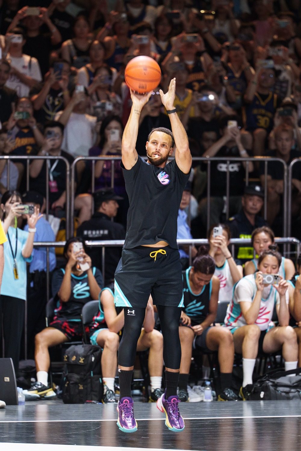 库里敬业态度获点赞，球迷直呼这趟重庆行来得太值了！