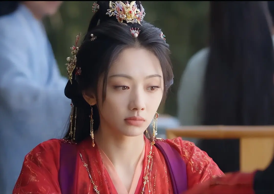 双目无神、宽脸厚嘴，却要演艳压曾黎，《献鱼》谁的审美有问题