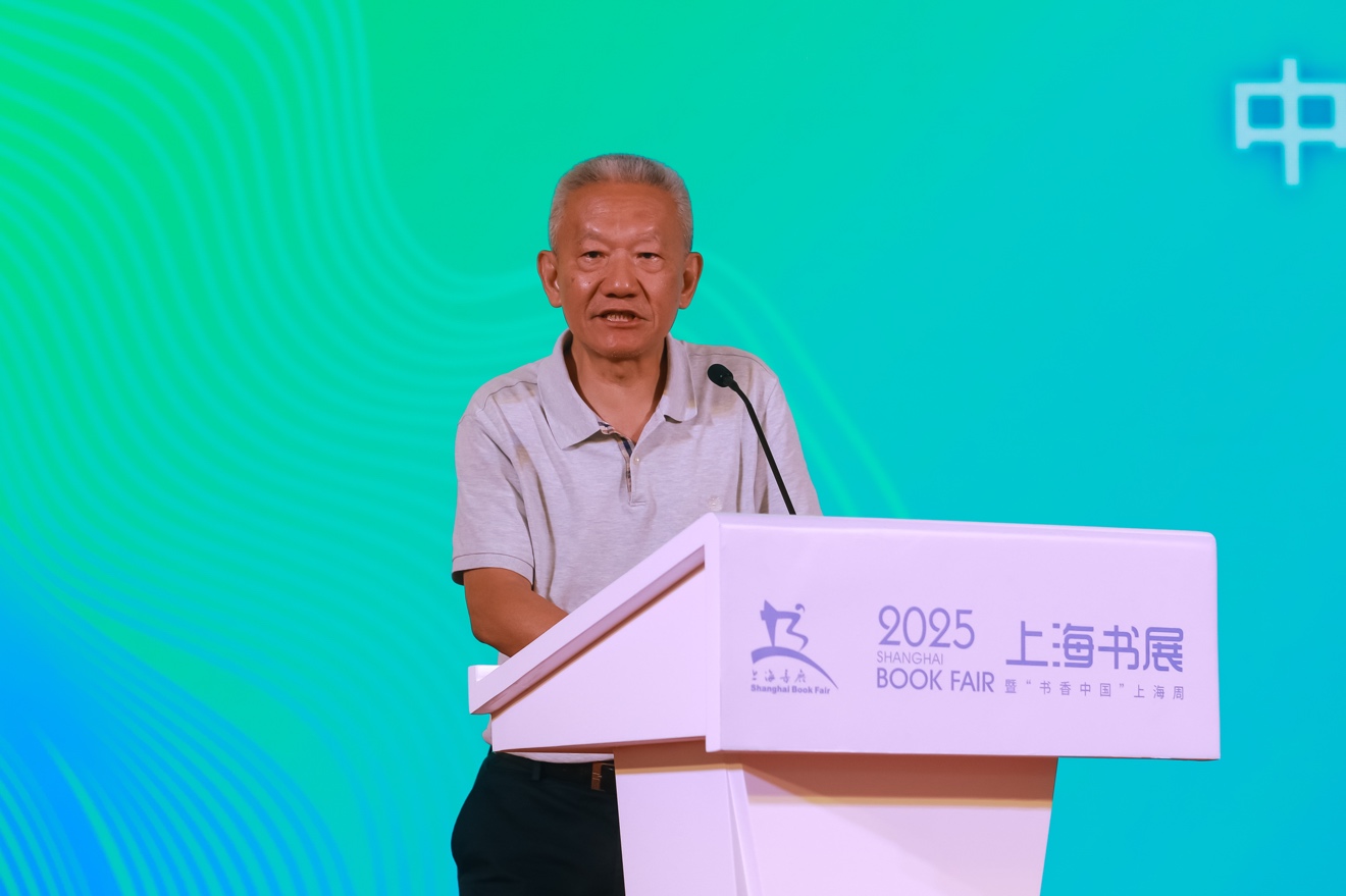 中国出版协会理事长邬书林