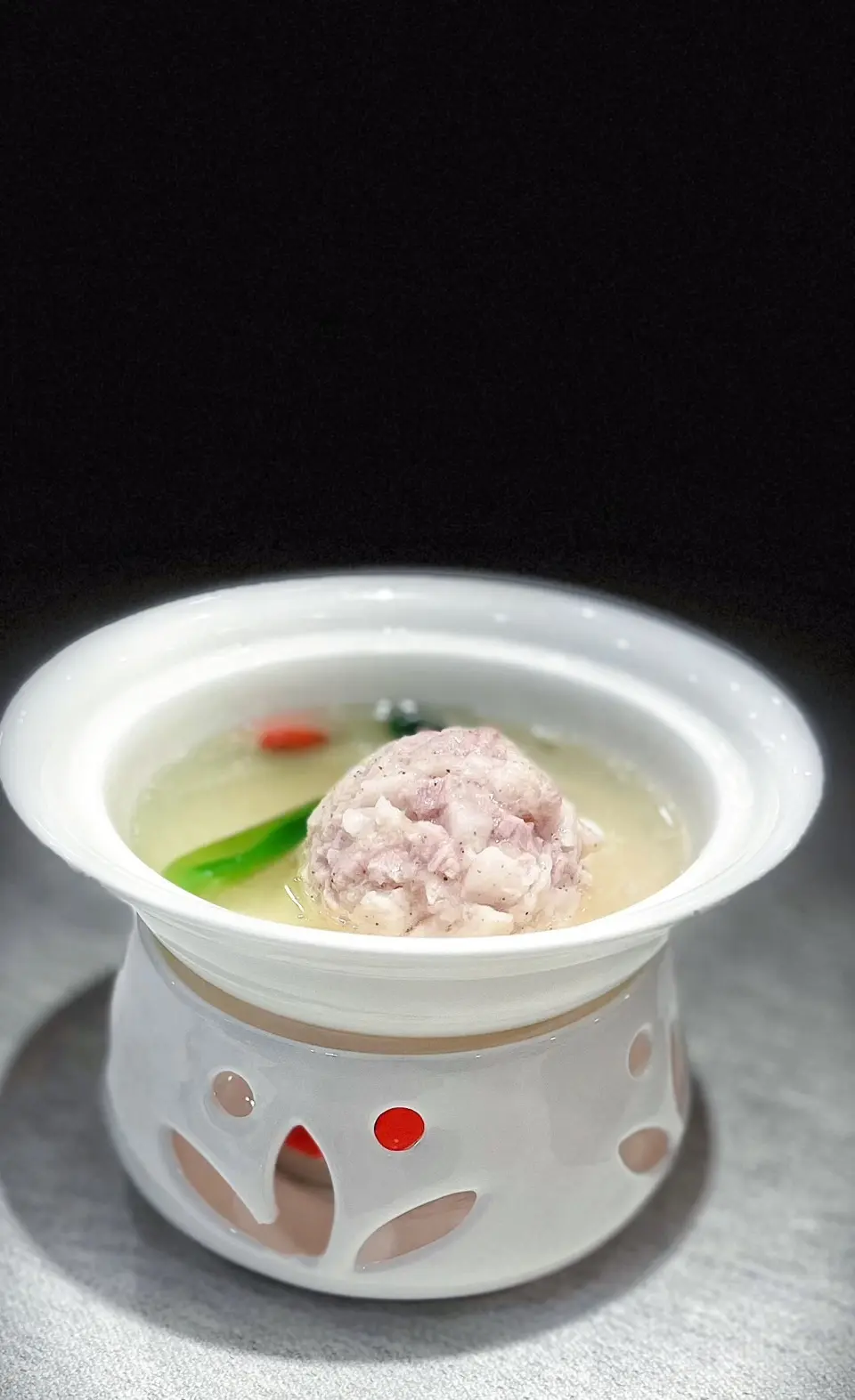 江苏大厦看苏超，十三太保秒变十三太饱？
