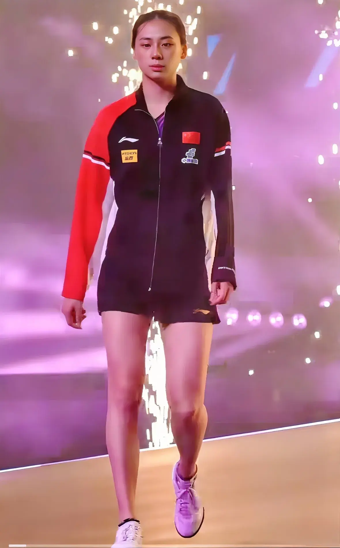 瑞典大满贯：陈熠横扫奥运亚军削球手，国乒女队全员晋级32强！