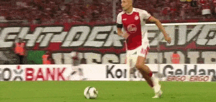 德国杯：多特1-0德丙球队埃森，科贝尔扑单刀&吉拉西制胜