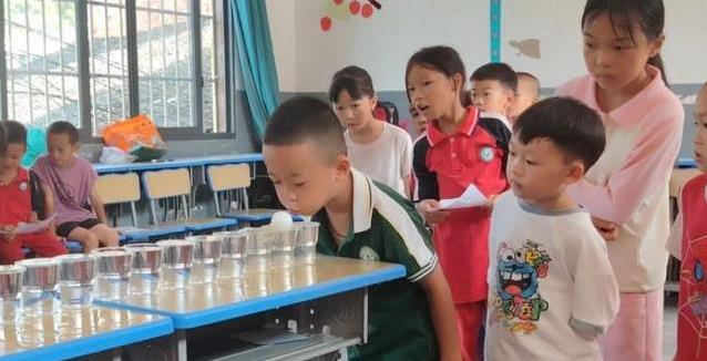 乡村小孩嗨翻运动会，支教队妙招频出，欢乐背后藏着啥秘密？
