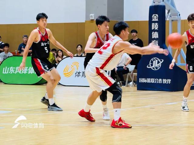 山东省中小学生体育联赛篮球决赛淄博十一中先下一城