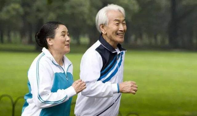 人过中年，要是能领悟到锻炼的乐趣，不仅保持健康，还延长了寿命