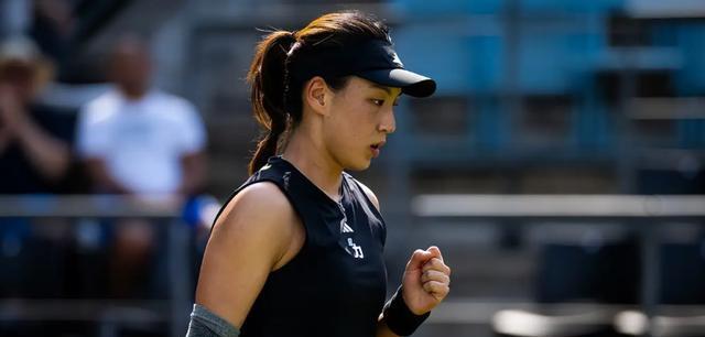 WTA最新战报，王欣瑜2-1拉门斯，中国金花5次破发强势晋级16强