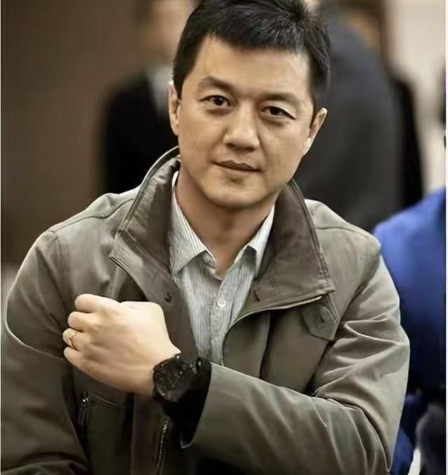 从“破产”到赚70亿，李亚鹏逆袭人生，他咋做到的？