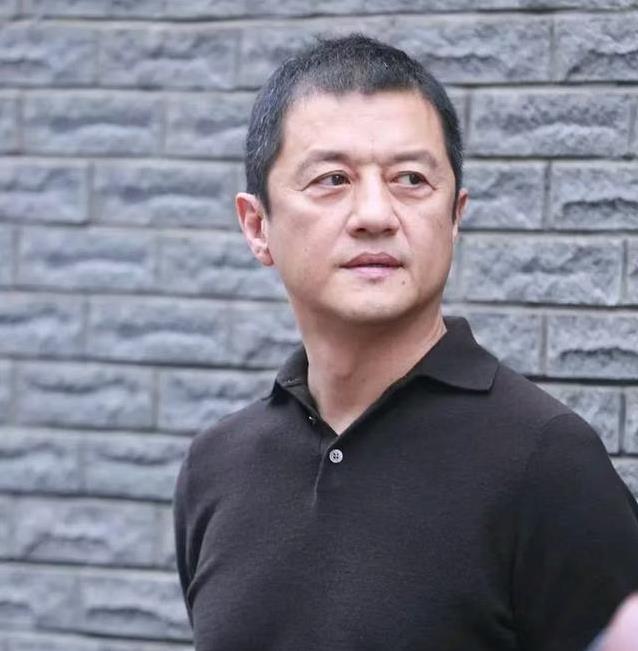 从“破产”到赚70亿，李亚鹏逆袭人生，他咋做到的？