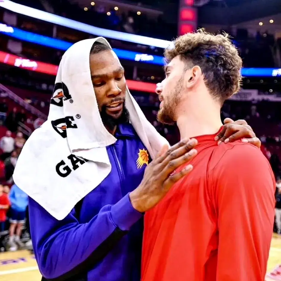 杜兰特霸气回应球迷，抱团夺冠没有意义言论，无脑喷子