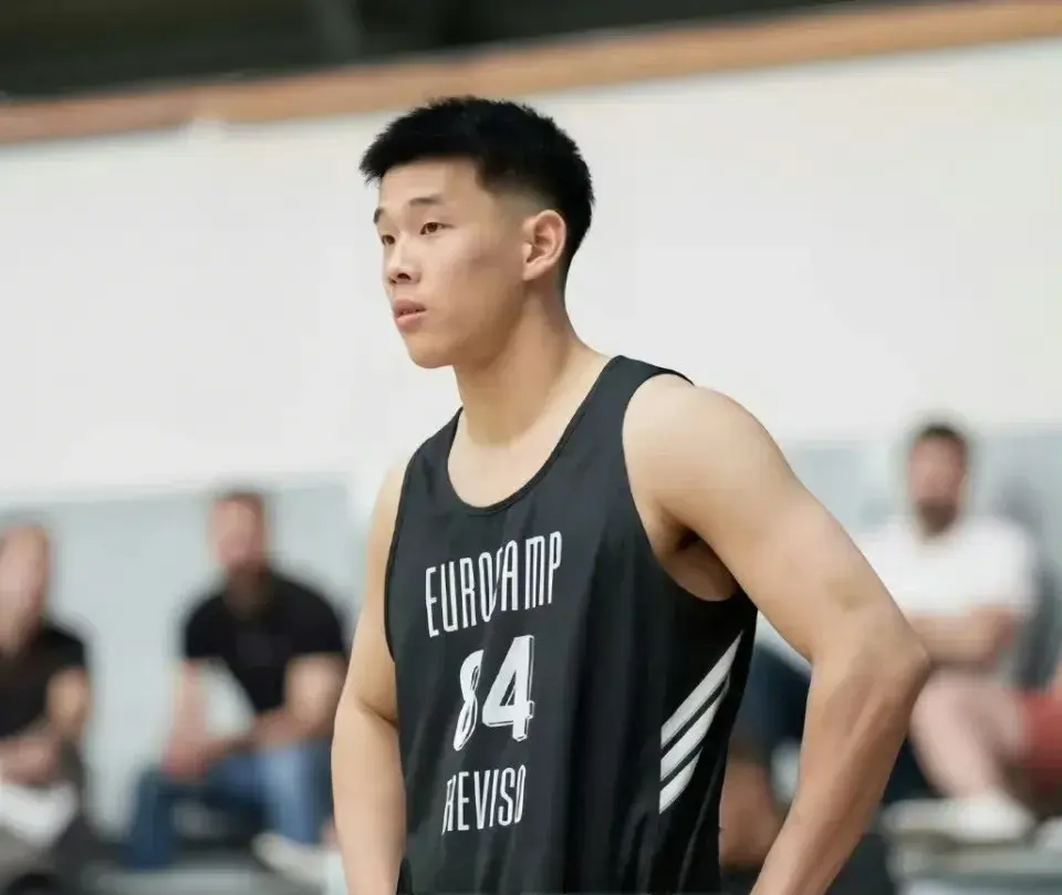 林葳目前基本就剩下两条路，CBA和NCAA二选一，这个夏天很失败