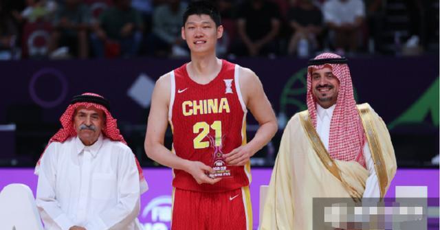 中国男篮众将发文总结亚洲杯 王俊杰晒胡明轩“胡子照” 队友们互动