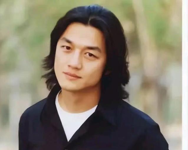 从“破产”到赚70亿，李亚鹏逆袭人生，他咋做到的？