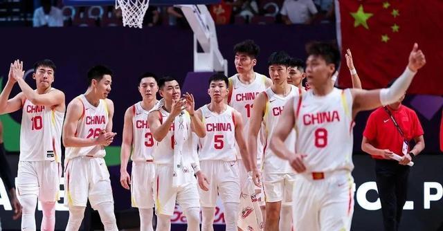 中国男篮登上新闻联播，这么多年了，又看到越来越好的中国男篮了