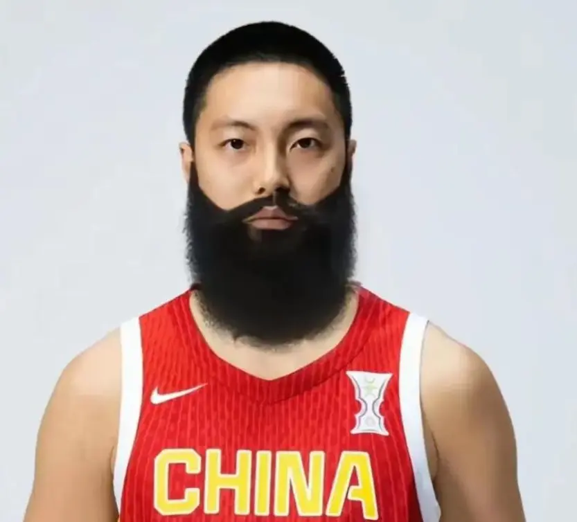 搞笑！王俊杰晒胡明轩“长满胡子”的图片，中国男篮全队排队评论