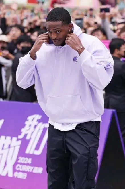 火箭拒绝福克斯交易内幕曝光：不愿支付4年2.29亿顶薪