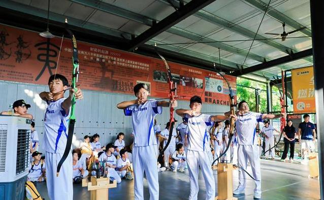 50少年三天跑200公里，跨越海峡的友谊却更长久？