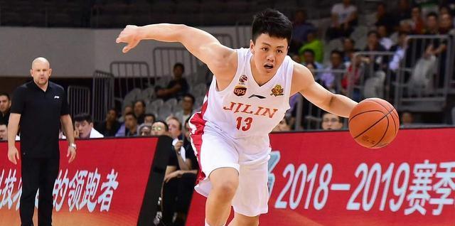 CBA争冠剧变，辽篮600万顶薪拿下状元郎，交易细节曝光，广东受挫