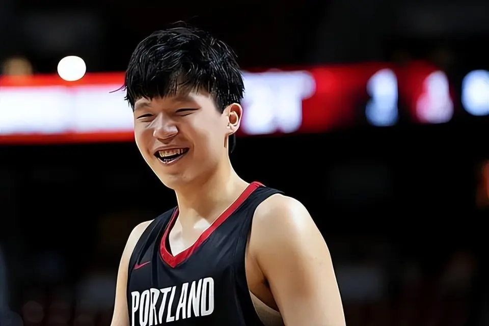 ESPN分析师：杨瀚森的内线脚步很不错，这样打法的球员已经不多了
