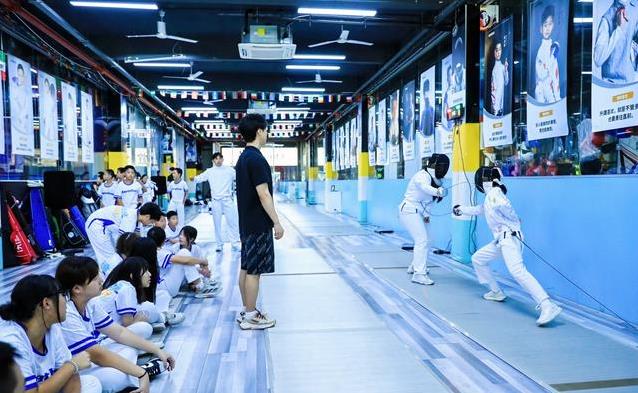 50少年三天跑200公里，跨越海峡的友谊却更长久？
