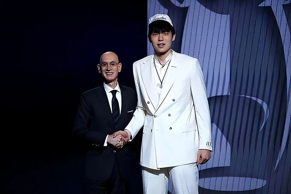 ESPN分析师：杨瀚森的内线脚步很不错，这样打法的球员已经不多了